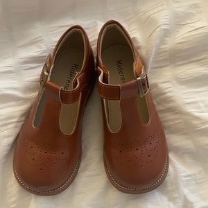 Girls brown Mary Janes